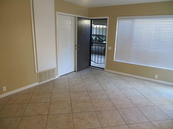 3rd image of 10557 Caminito Flores