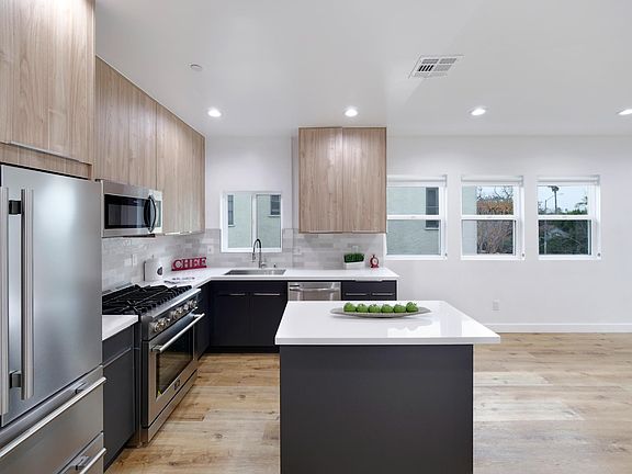 5th image of 806 N Cherokee Ave #806