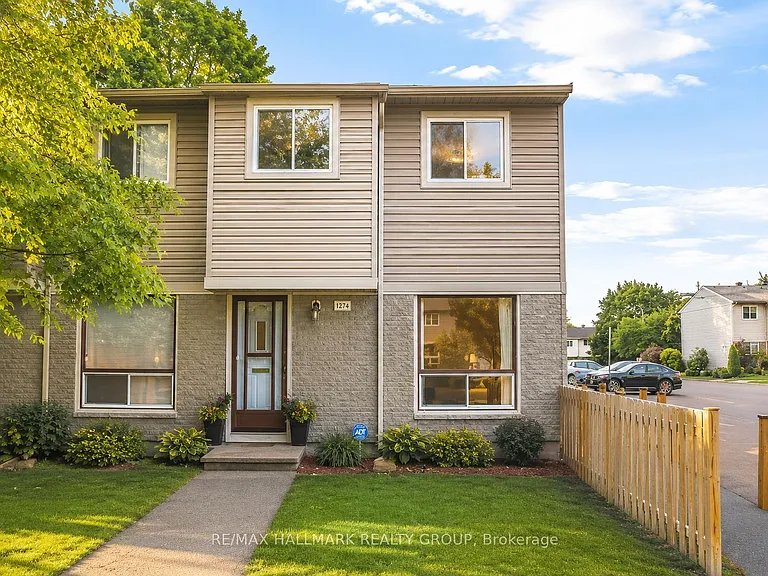 1374 Perez Cres — Photo 1