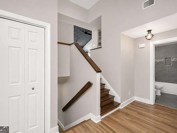 4th image of 265 Clearview Ct