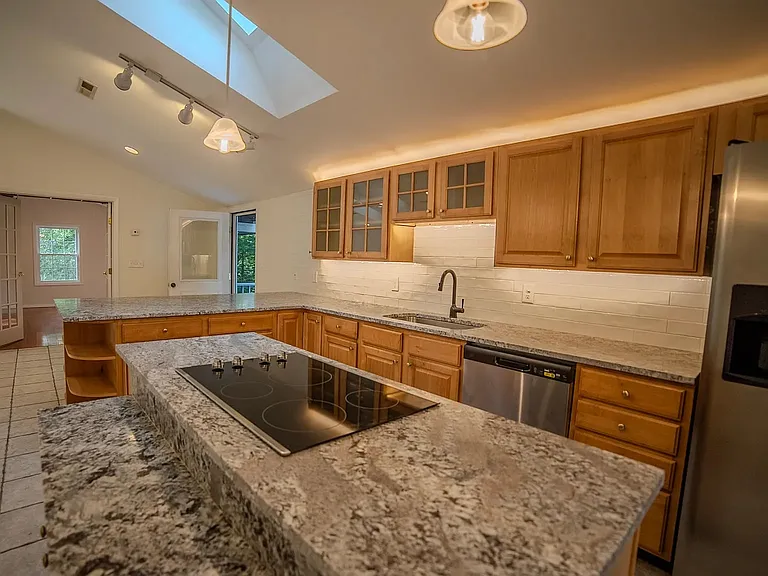107 W Main St #1-B — Photo 3