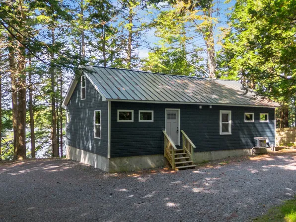 25 Gifford Place & Blake Island, Oakland, ME 04963