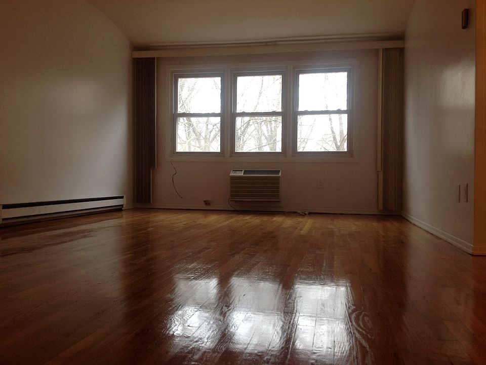 1st image of 1311 Bell Blvd APT 3