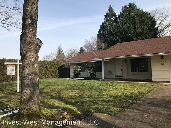 2nd image of 1205 SE 138th Ave