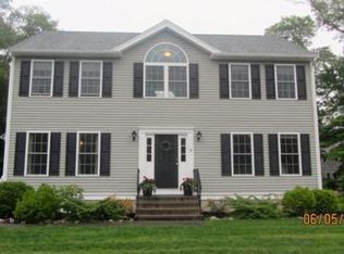 15 McEnelly Cir, Randolph, MA 02368