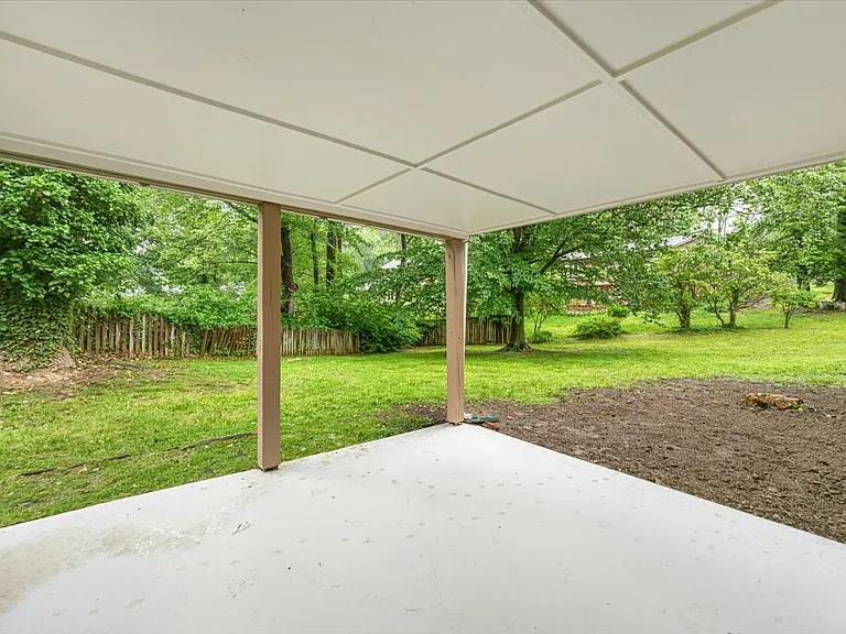 8624 Parliament Dr — Photo 44