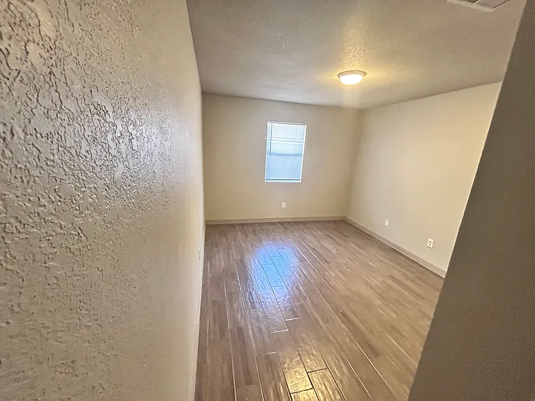 5001 Greenlee Dr — Photo 6