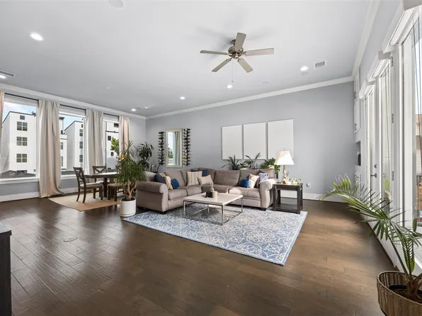 1565 W 22nd St, Houston, TX 77008