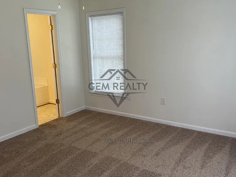 3211 Lancaster Ring Rd — Photo 10