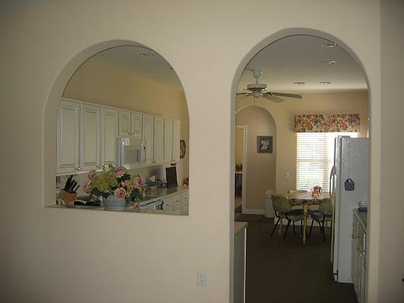 4th image of 2303 Eastwood Ave