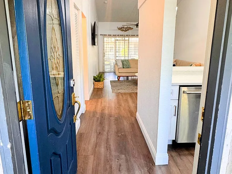 654 Capistrano Ct — Photo 2