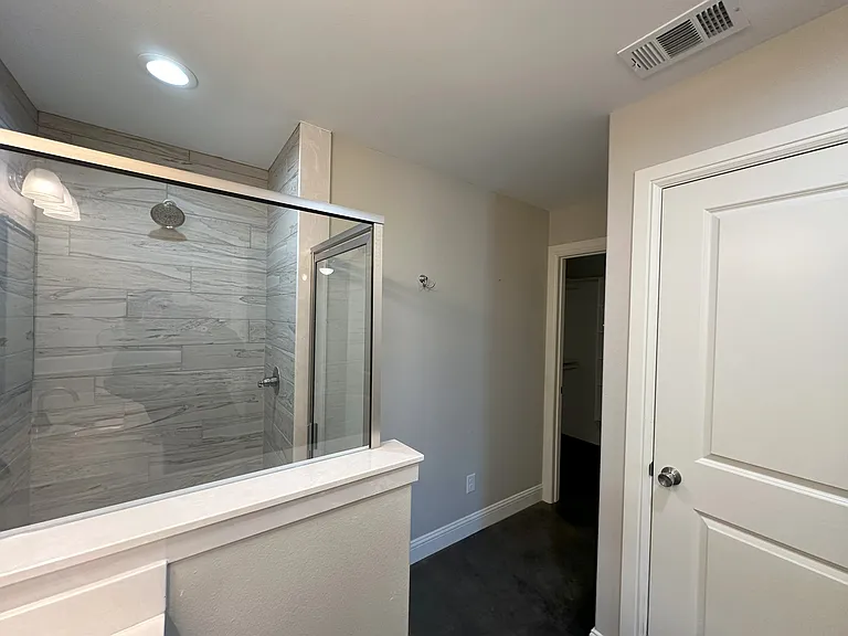 428 E Nelson St — Photo 11