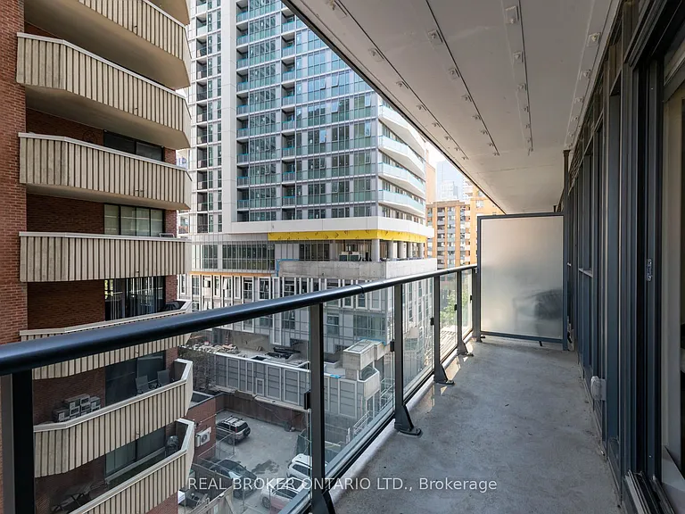 159 Dundas St E #606 — Photo 16