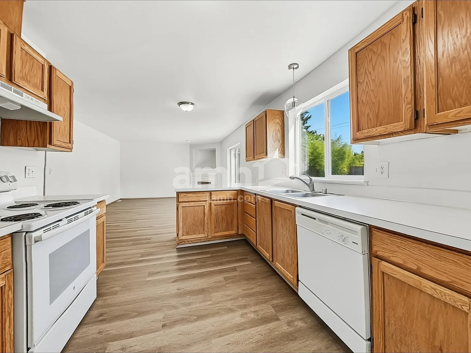 3 bed, 2.5 bath, 1773 sqft, $2,865 — Photo 4