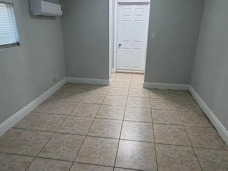 5572 SW 6th Ct — Photo 7