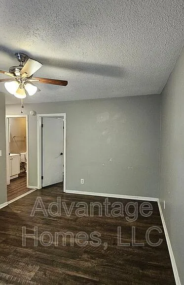 123 S Chester St #C — Photo 9