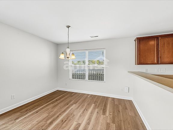 5th image of 3248 Runneymede St SW