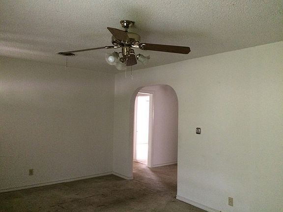 4th image of 2740 Westbrook Ave