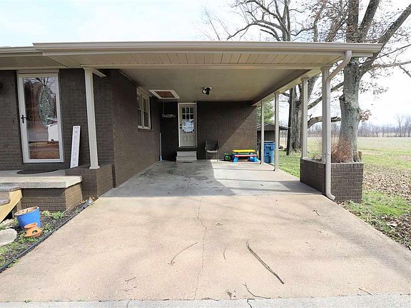 4th image of 32 Biscayne Dr