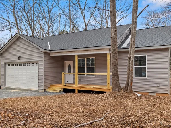 221 Cub Cove Dr, Walhalla, SC 29691