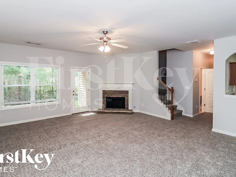 84 Ivey Meadow Dr — Photo 2