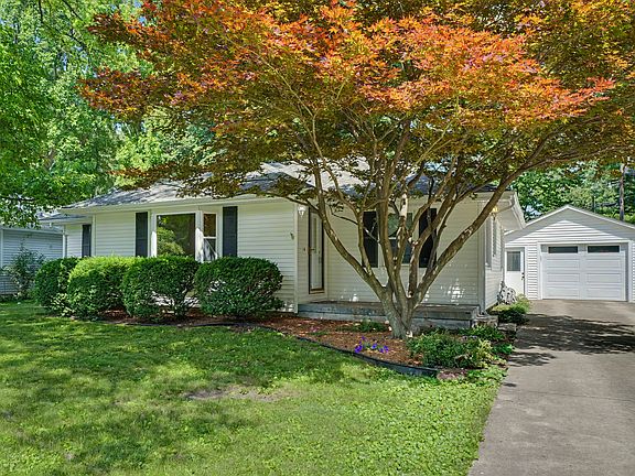 3rd image of 718 Dover Pl