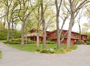 63 Old Creek Rd, Palos Park, IL 60464