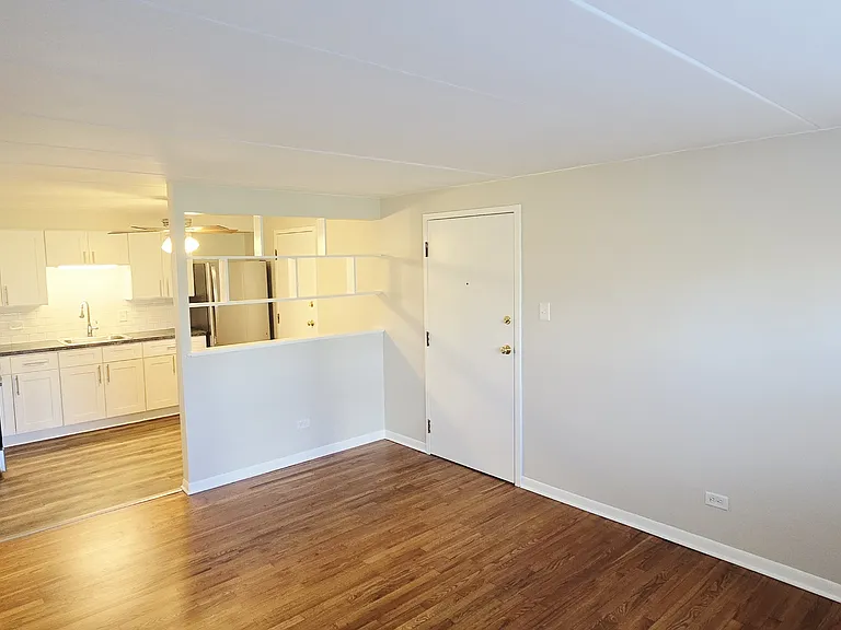 11011 - 13 South Lloyd Drive - #9 — Photo 8