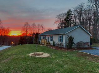 30 Bennison Ln, Flat Rock, NC 28731
