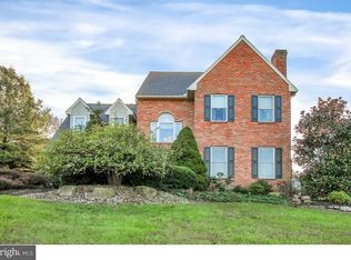 5016 Cherrywood Dr, Mohnton, PA 19540