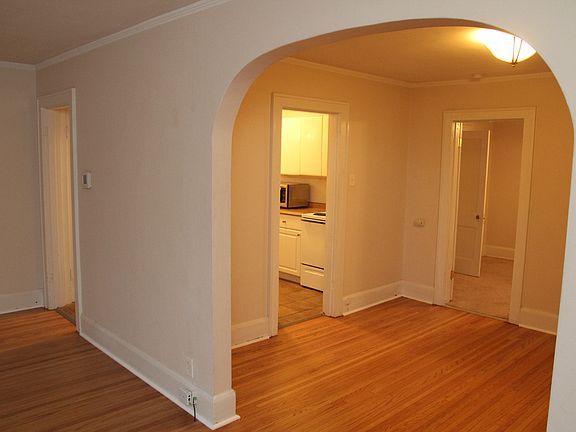 4th image of 7611 W Bruno Ave #1