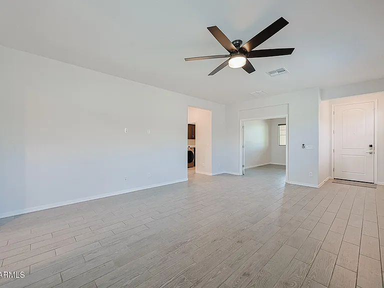 17435 W Laurie Ln — Photo 9