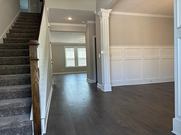 2nd image of 825 Lillian Park Drive #LP9