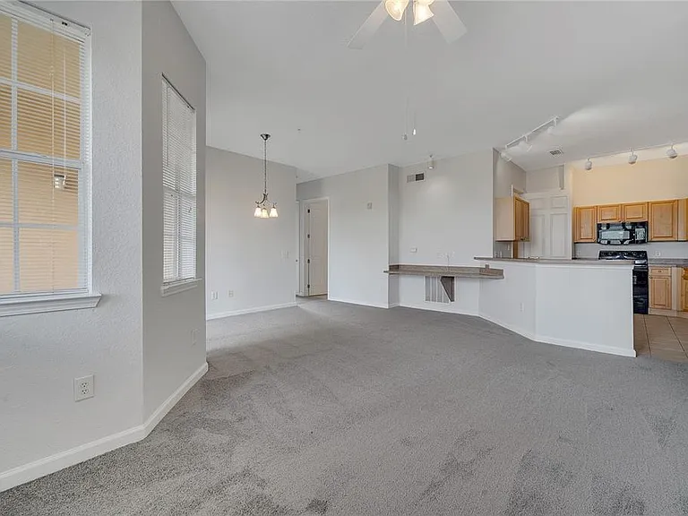 817 Terrace Ridge Cir #817 — Photo 11