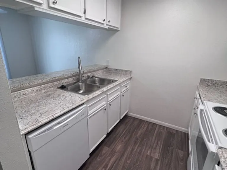 300 S Ivy St S — Photo 15