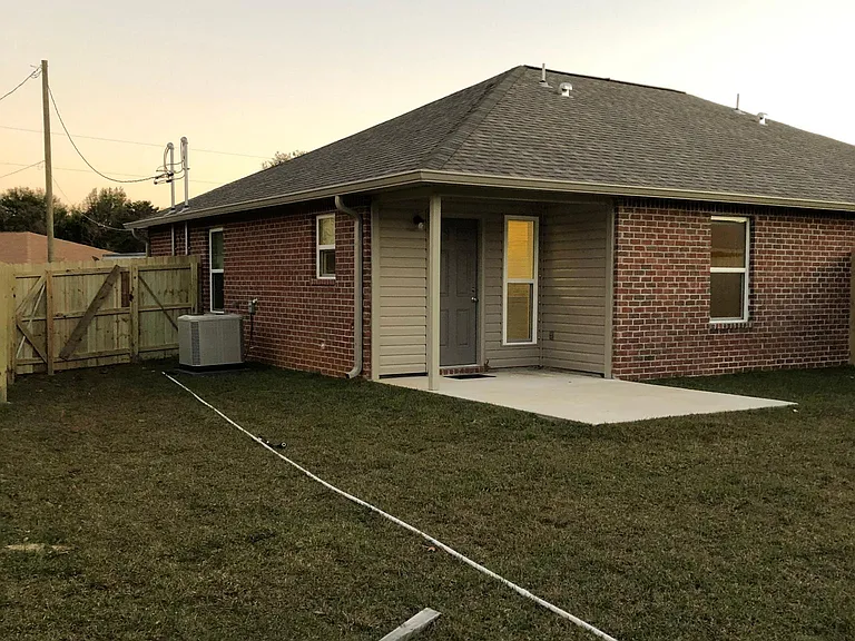 3393 Green Briar Cir #B — Photo 8