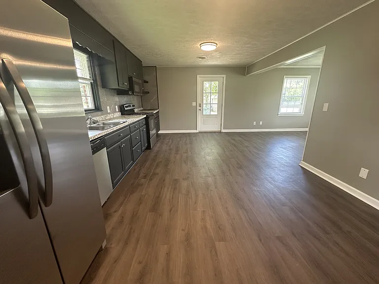 104 Glendale Ave — Photo 5