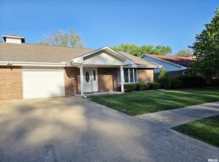 77 N Avenue C, Canton, IL 61520
