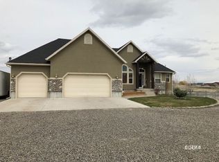 285 Oakshire Dr, Spring Creek, NV 89815