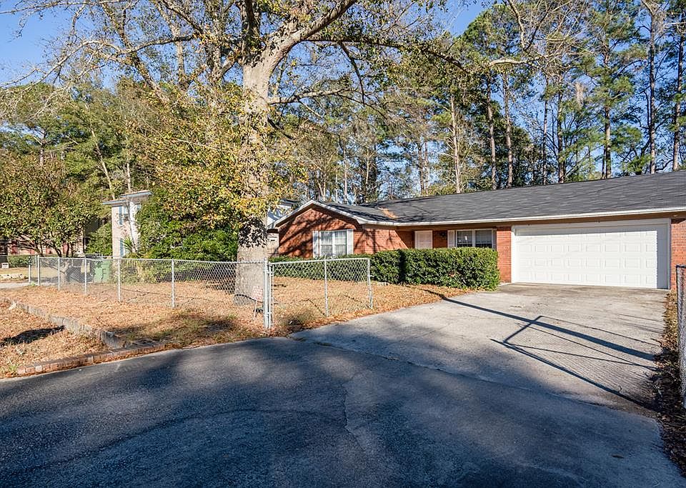 1st image of 636 Parker Dr