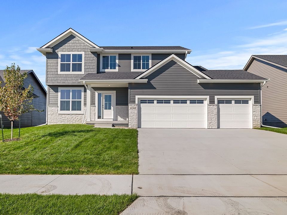 1st image of 4724 180th St