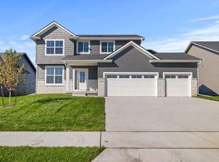 4724 180th St, Urbandale, IA 50323