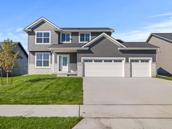 4724 180th St, Urbandale, IA 50323