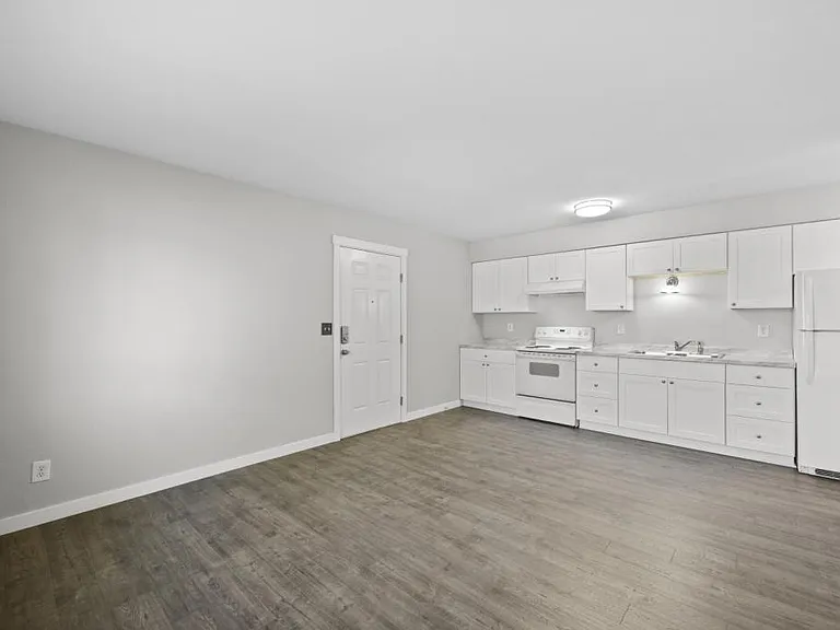 920 W Entiat Ave #B — Photo 4