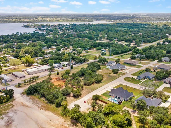 4105 Legend Trl, Granbury, TX 76049