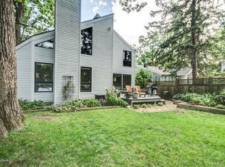 2904 Pioneer Club Rd SE, East Grand Rapids, MI 49506