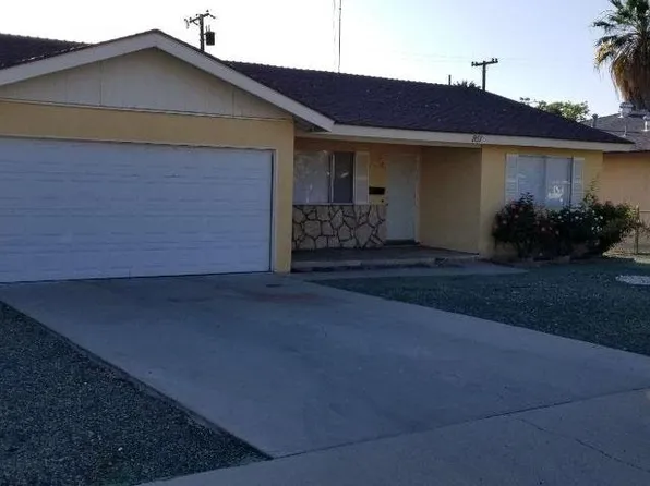 951 S Taylor St, Hemet, CA 92543