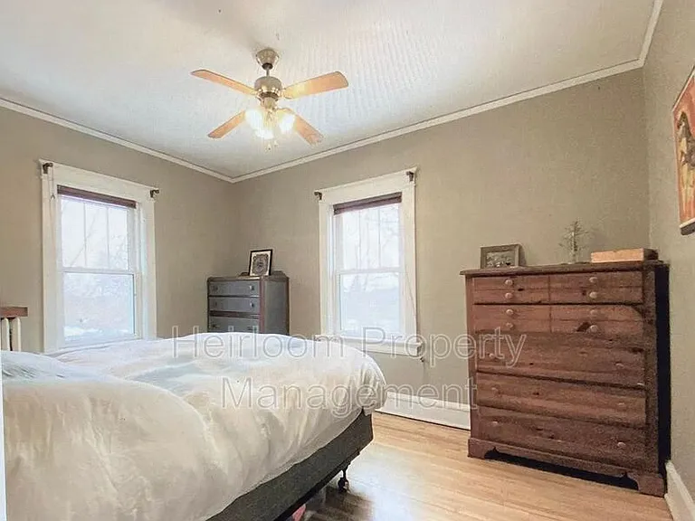 123 E Winona St — Photo 12