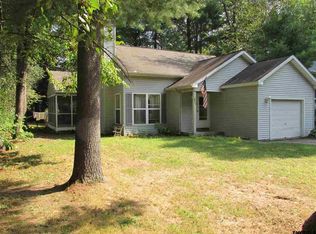 125 Goldfinch Ln, Ballston Spa, NY 12020