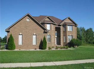 32691 Adam Brown Dr, Rockwood, MI 48173